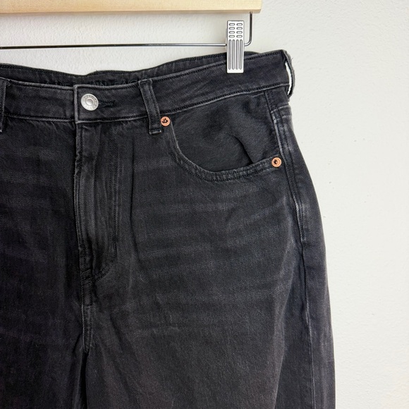 American Eagle Strigid Mom Jeans Destroyed Black 14 NWT - Picture 4 of 14